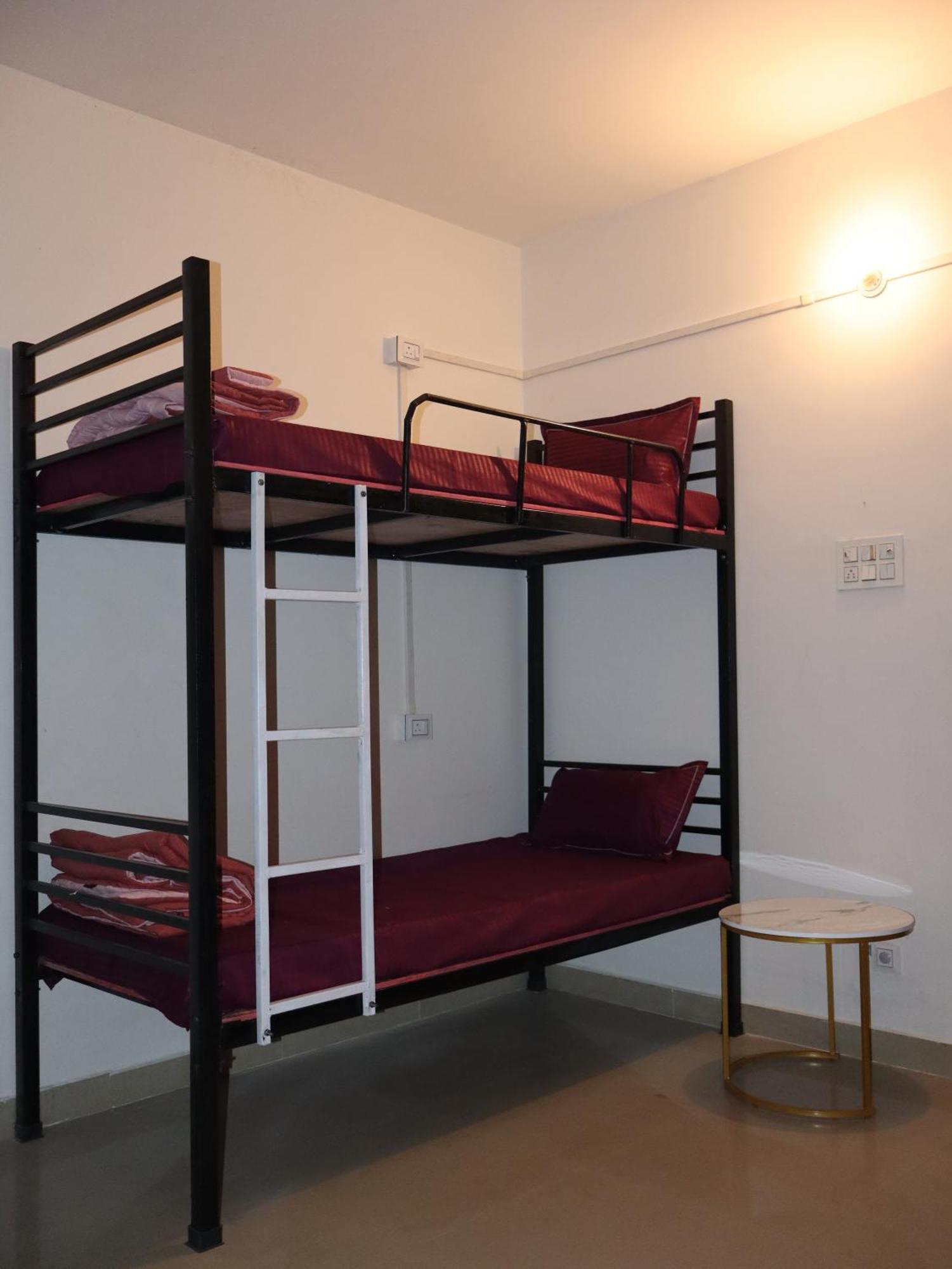 Nomad'S Nest Backpackers Hostel Guwahati Dış mekan fotoğraf